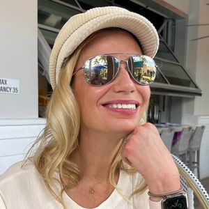 Meet your Posher, Rose